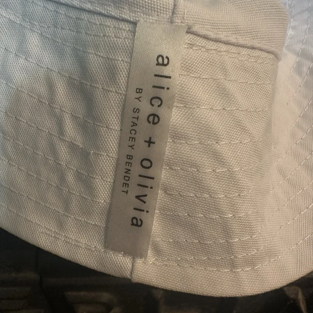Alice + Olivia x FabFitFun Reversible Bucket Hat - Picture 3 of 3